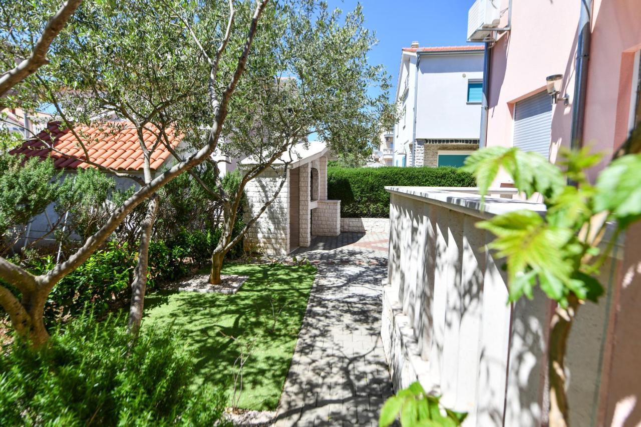 Apartments Villa Miranda Vodice Exterior foto